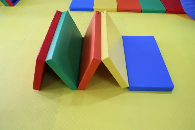 XOT XIN OUTAI जागतिक मुलांच्या क्रीडा संस्थांसाठी सानुकूलित सॉफ्ट इक्विपमेंट सोल्यूशन्स प्रदान करून उत्पादन R&D वाढवते