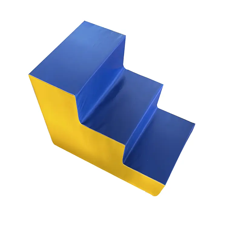 तीन-चरण जिना